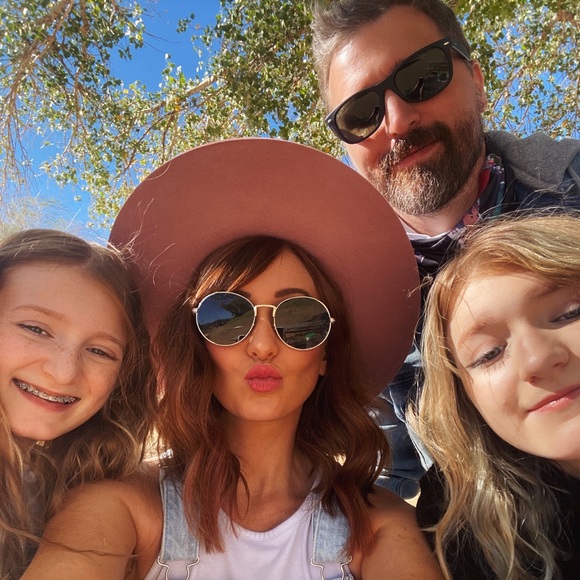 Meet your Posher, Kristen - Picture 3 of 16